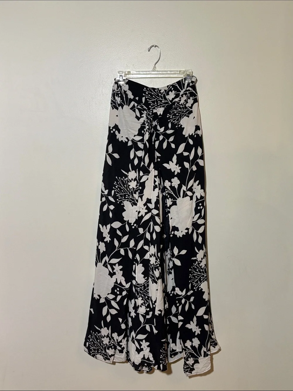 Hutch‎ Anthropologie Black & White Floral Palazzo Wrap Pants
